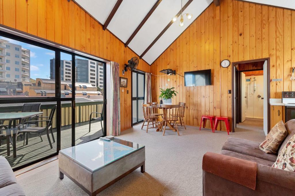 Downtown Mountview - Mt Maunganui Holiday Home 芒格努伊山 外观 照片